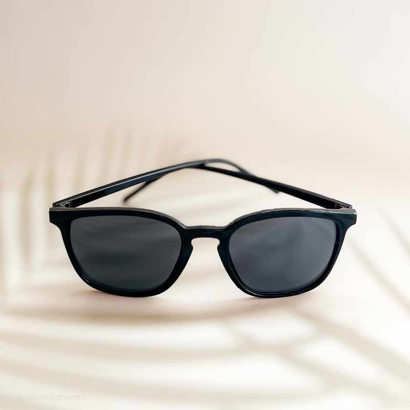 ILUV Square Frame Classic Fashion Sunglasses w 2 FREE Case