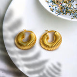 DAZZLE Vintage Shell Gold Round Hoop Earrings