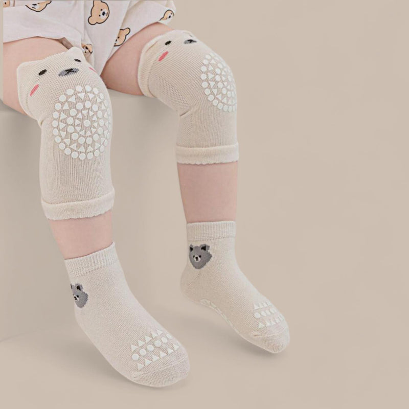 LITTLE DREAMERS Anti- Slip Cute Crawling Knee Pad & Pair of Socks Set